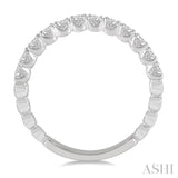 1/2 Ctw Lattice Round Cut Diamond Wedding Band in Platinum